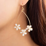 Nelly Flower Earrings (Cream)