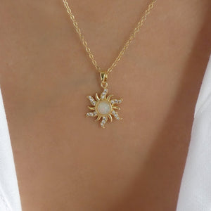 Robin Star Necklace (White)