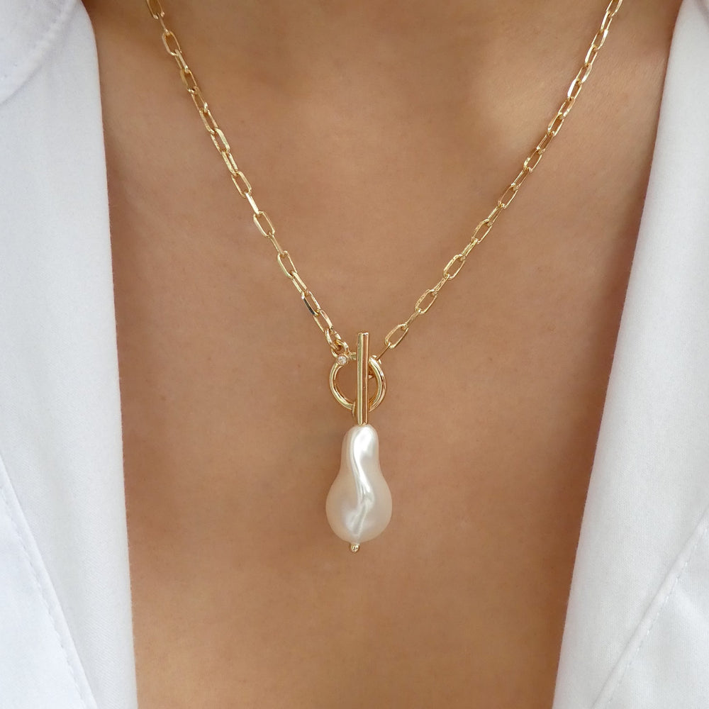 Betty Pearl Necklace