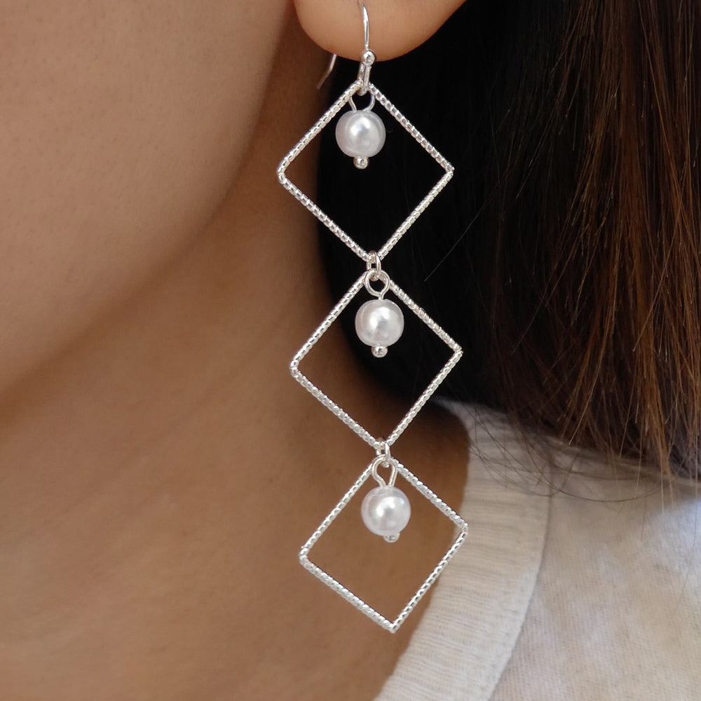Nellie Pearl Earrings (Silver)