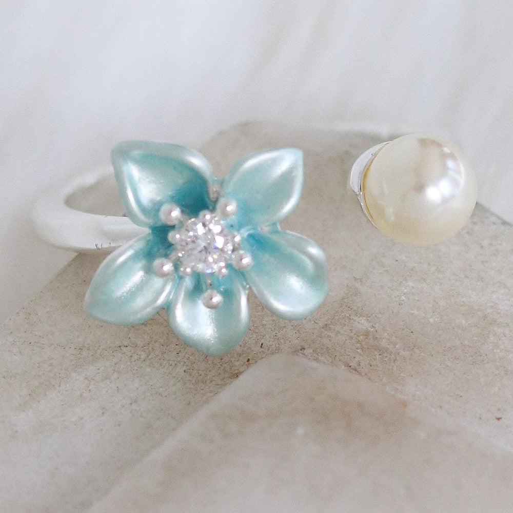 Flower & Pearl Ring (Silver)