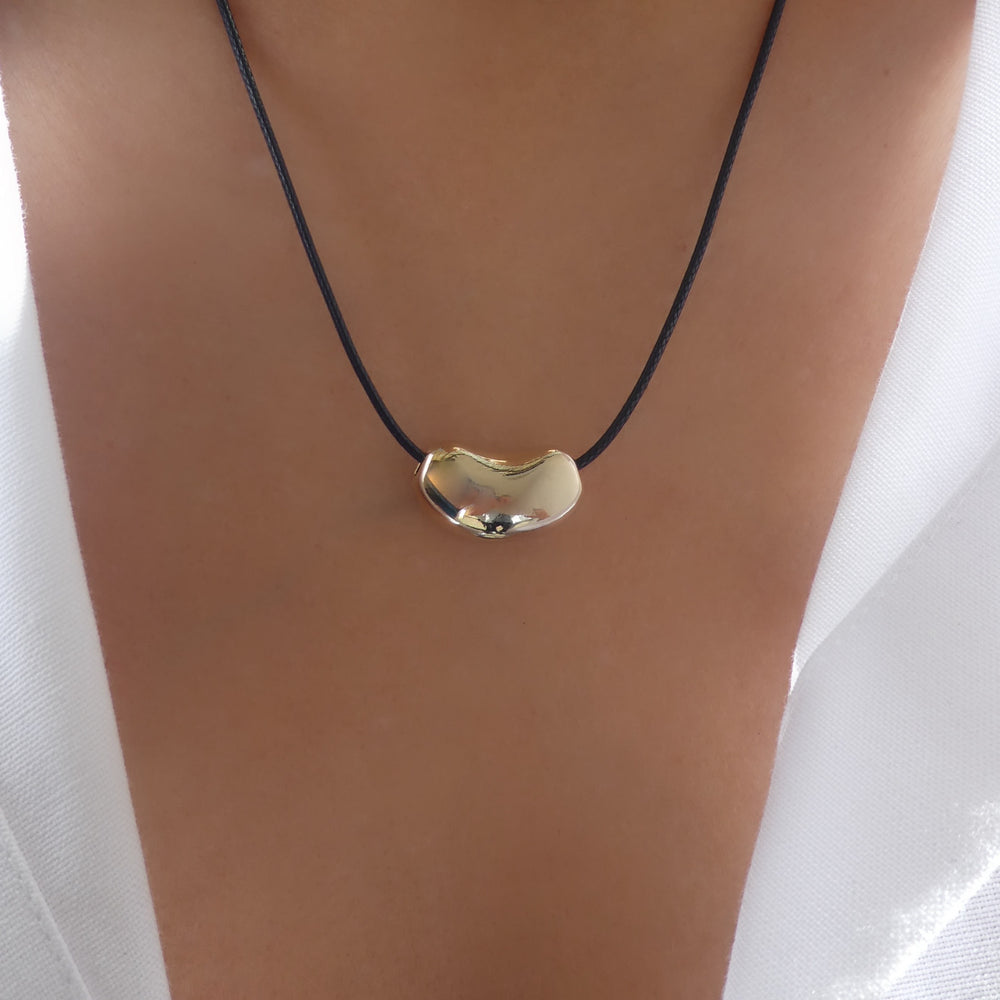 Maeva Pendant Necklace