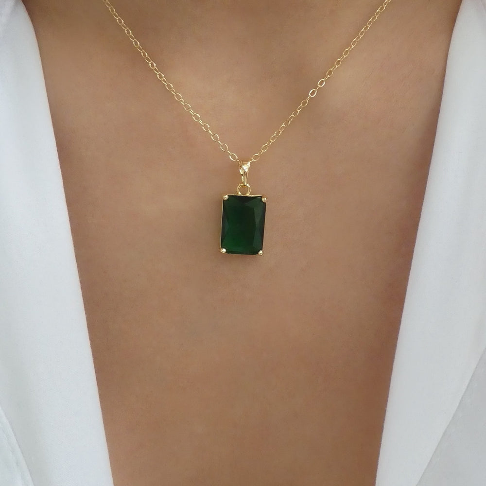 Perry Pendant Necklace (Emerald)