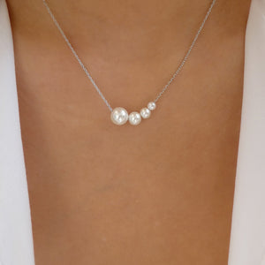 Pearl Row Necklace (Silver)