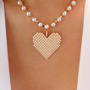 Belinda Heart Necklace (Pearl)