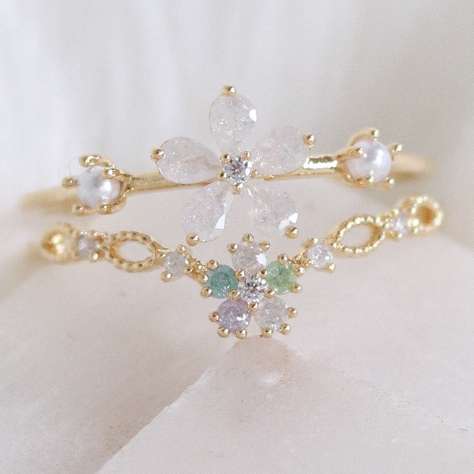 Dainty White Flower Ring