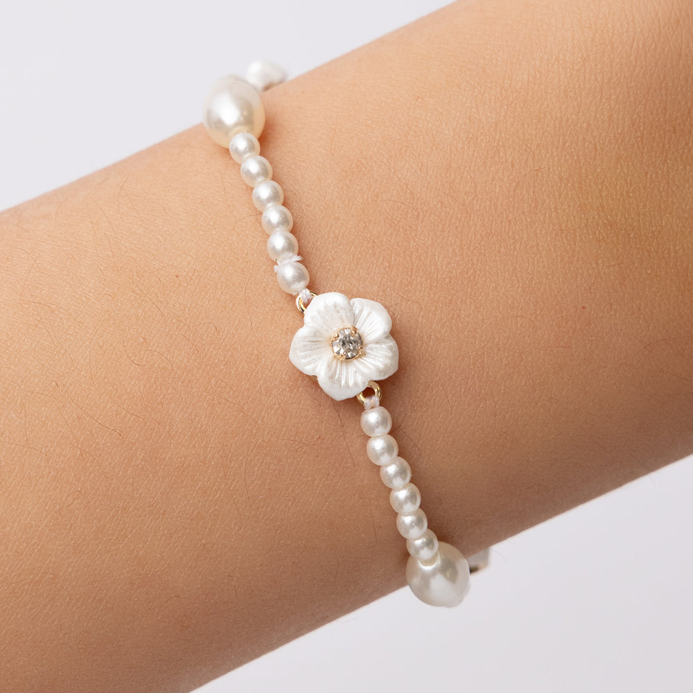 White Flower Pearl Bracelet