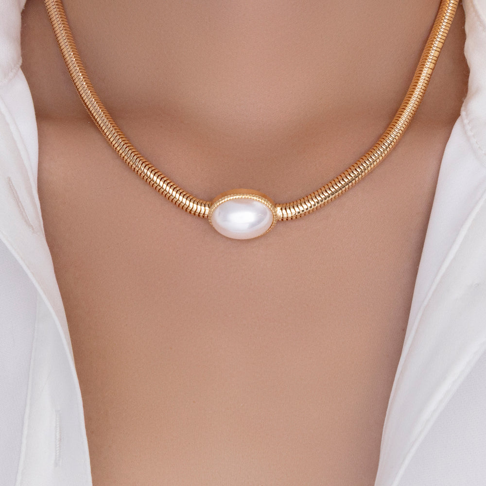 Felicity Pendant Necklace (White)