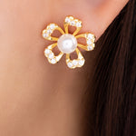 14K Pearl Flower Earrrings