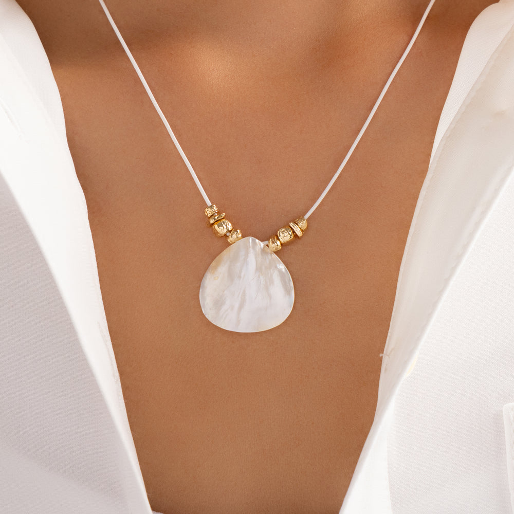 Faux Shell Necklace (White)
