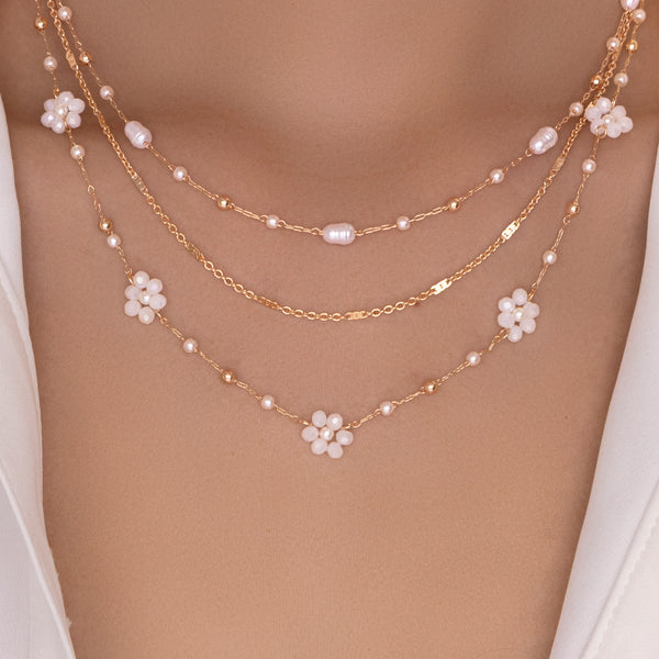 Renee Flower Necklace (White)