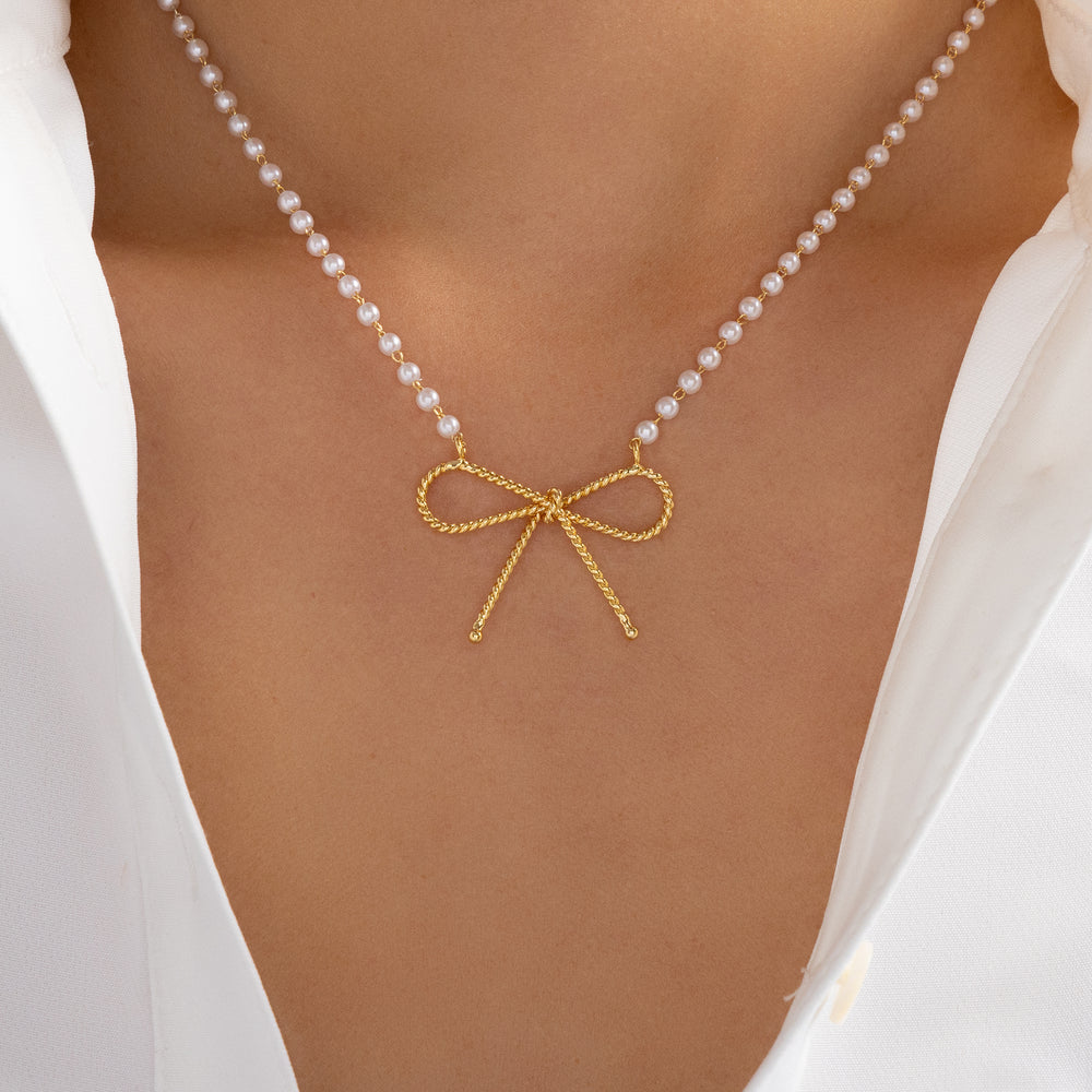 Pearl & Bow Necklace