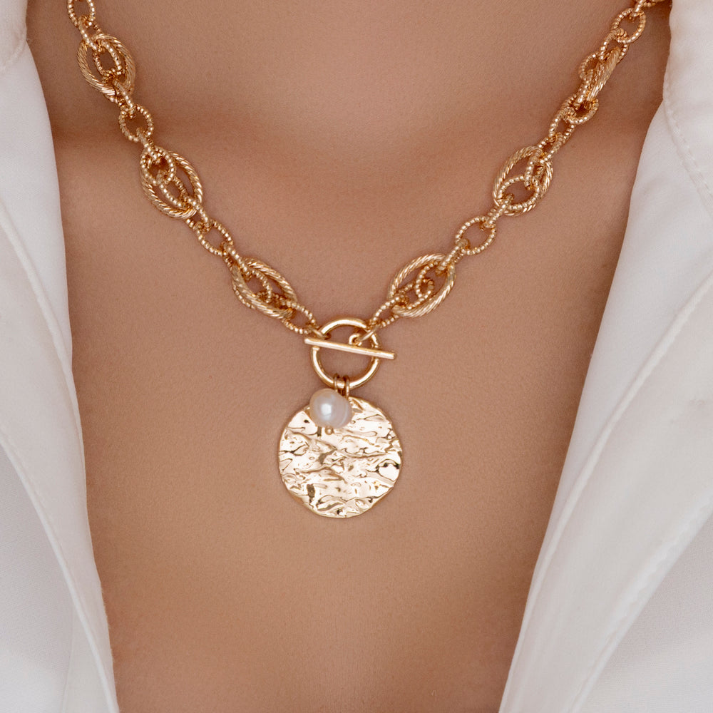 Hannah Pendant Necklace