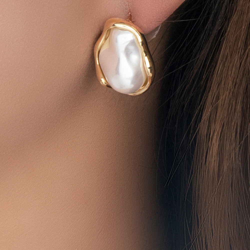Brandi Pearl Earrings