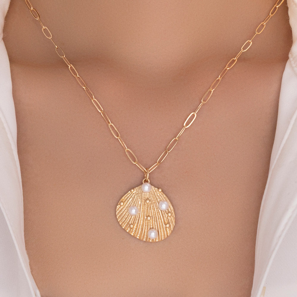Shell Pearl Necklace