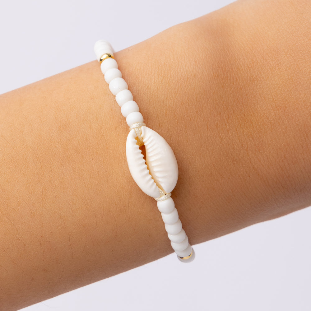 White Shell Bracelet Love Stylize white-shell-bracelet-love-stylize
