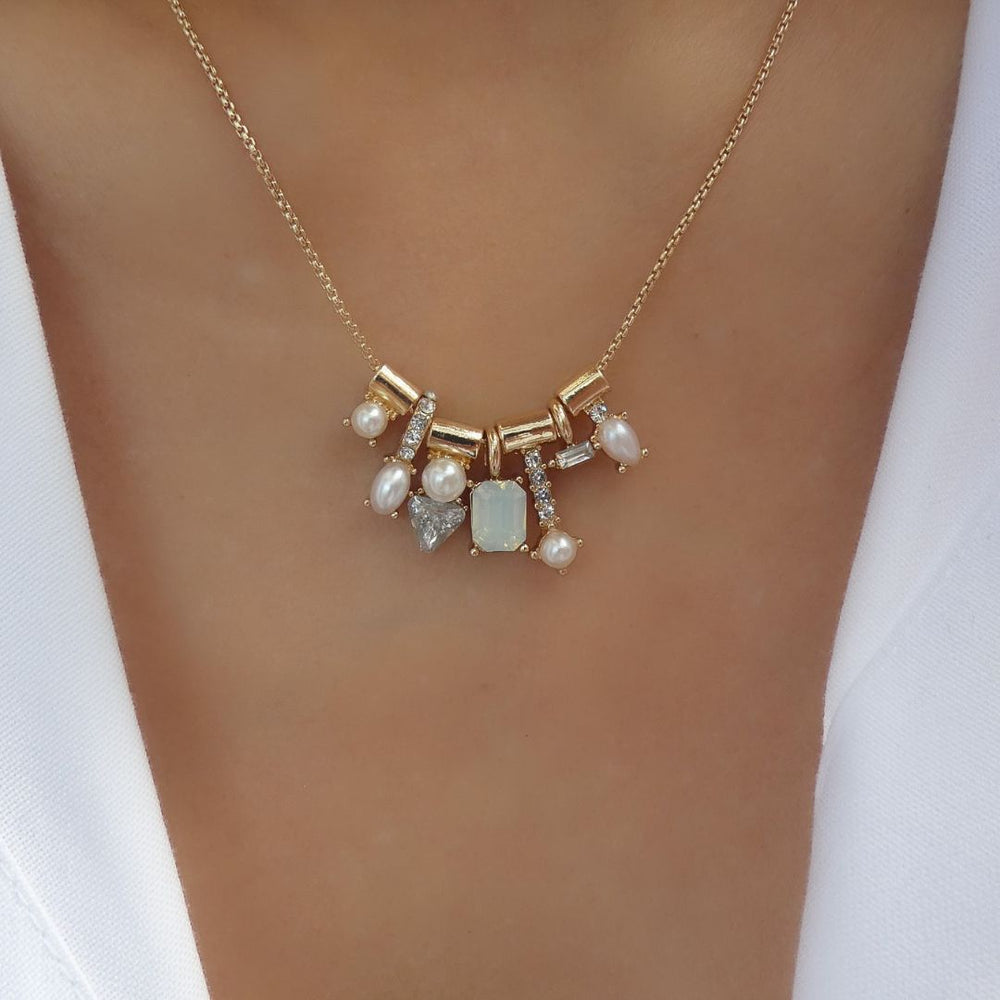 Crystal Celeste Pendant Necklace (Pearl)