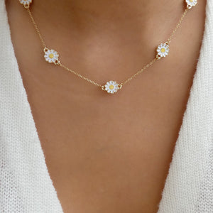 White Flower  Necklace