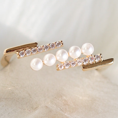 Pearl Line Ring